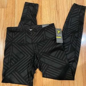 NWT XS Old Navy Active Black Leggings w/ Mesh
